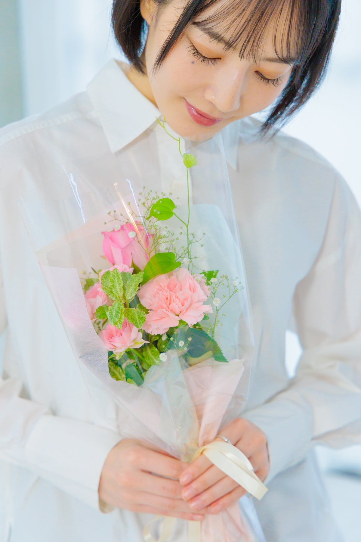 ＜生花店宅配＞華やぎピンクのミニブーケ