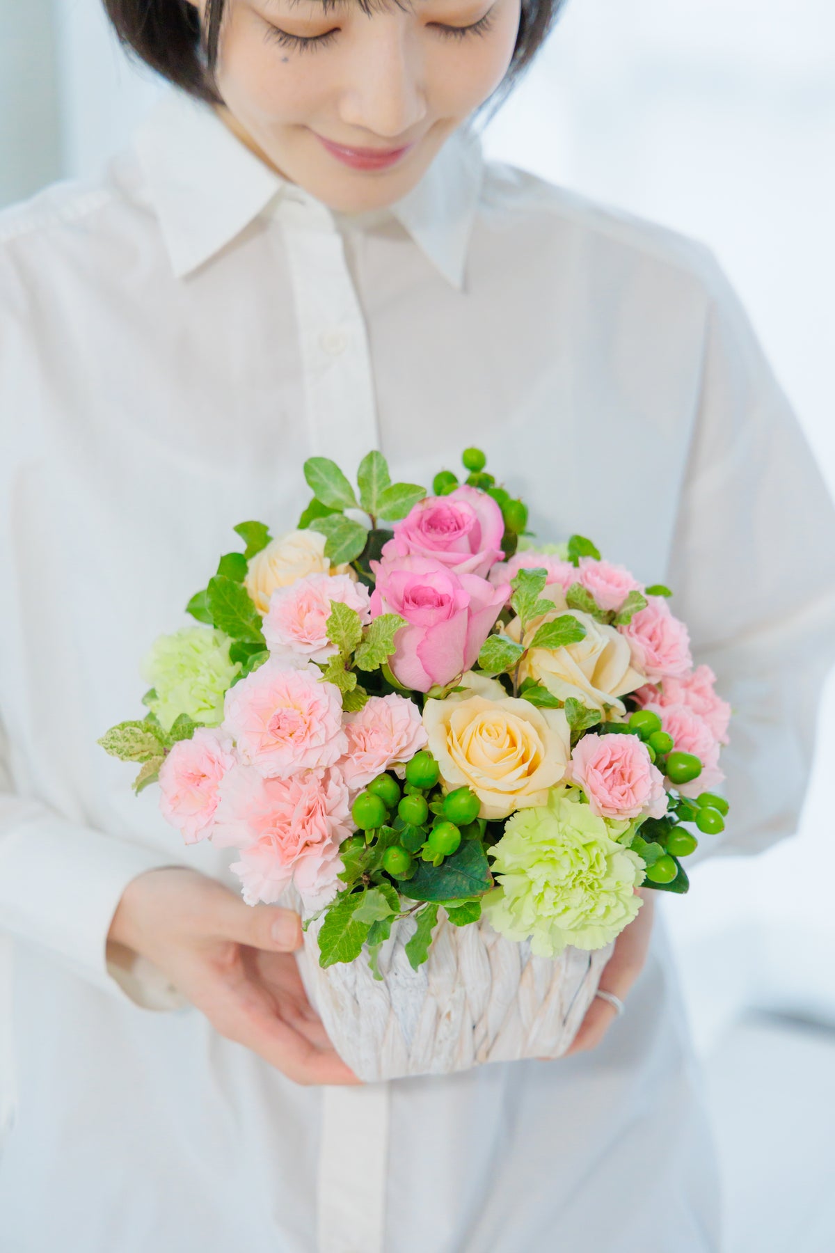 ＜生花店宅配＞華やぎピンクのアレンジメント